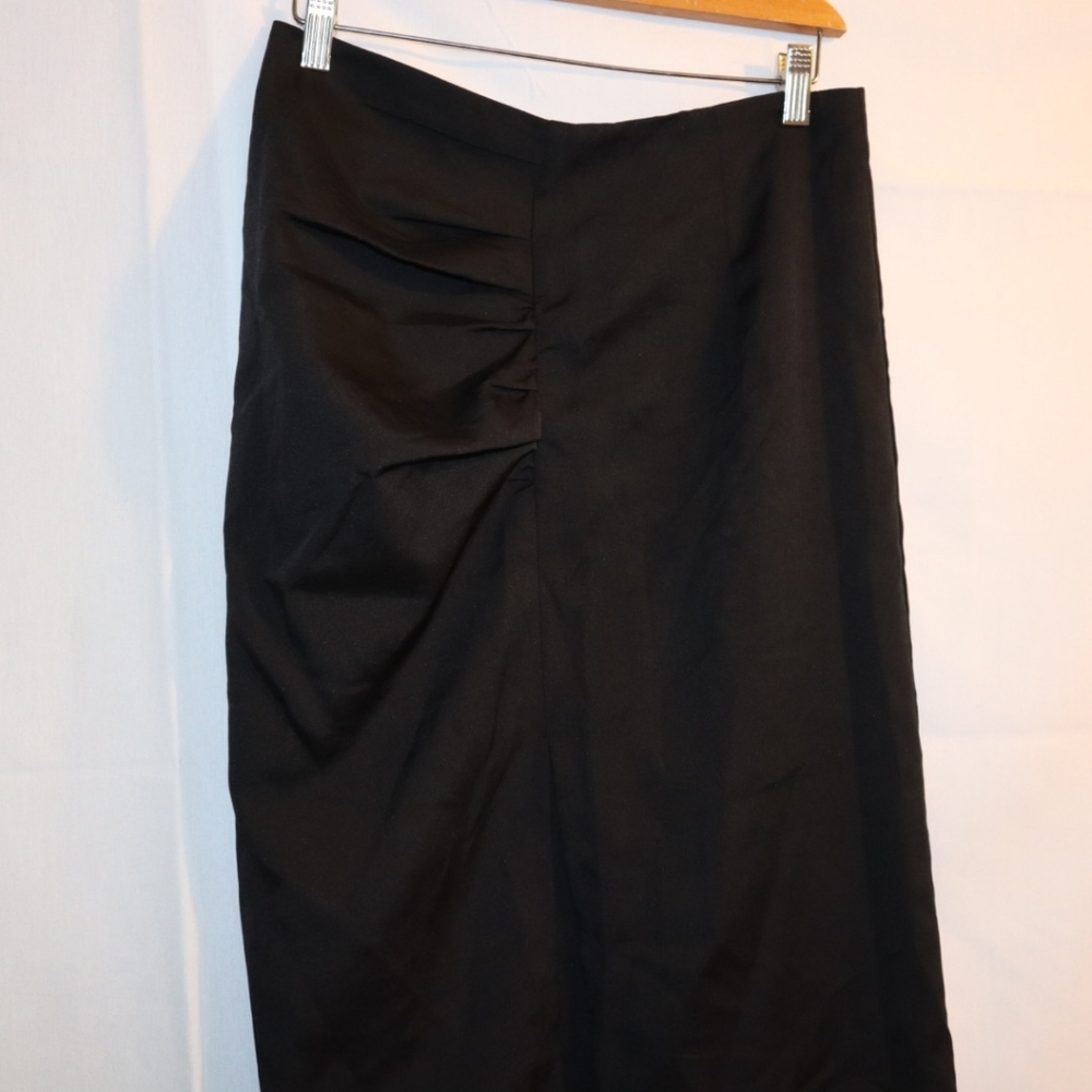 Commense gathered detailingmid lengthconcealed zi… - image 8